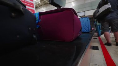 Antalya, Türkiye - 06.06.2024: Antalya havaalanında taşıma bandı.