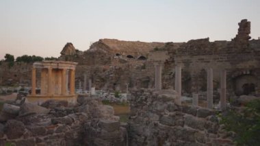 Eski şehrin kalıntıları, Side.