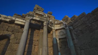 Eski şehrin kalıntıları, Side. Devlet Agora.