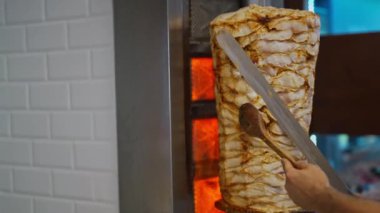 Shawarma soslu sulu et kesen adam..
