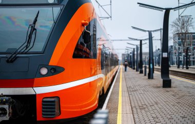 Estonya modern demiryolu taşımacılığı ana istasyonda.