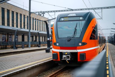 Estonya modern demiryolu taşımacılığı ana istasyonda.