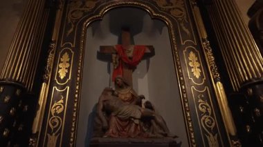 Antibes, Fransa - 21.09.2024: Antibes Katedrali İçi.