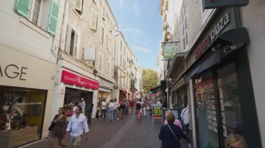 Antibes, Fransa - 21.09.2024: Antibes Eski Kasabası, Fransa.