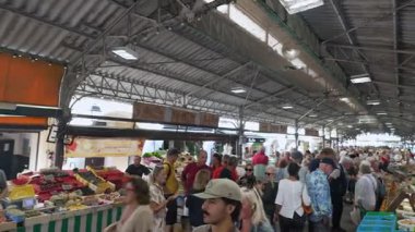 Antibes, Fransa - 21.09.2024: Antibes, Fransa 'da Marche Provencal.