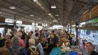 Antibes, Fransa - 21.09.2024: Antibes, Fransa 'da Marche Provencal.