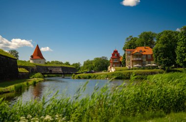 Saaremaa adasındaki Kuressaare Kalesi manzarası.