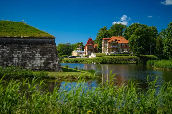 Saaremaa adasındaki Kuressaare Kalesi manzarası.
