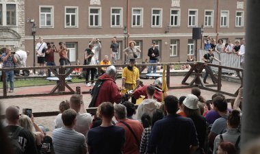 Tallinn, Estonya - 12.07.2025: Ortaçağ şövalyeleri turnuvası. Düzenleyici kullanımı.