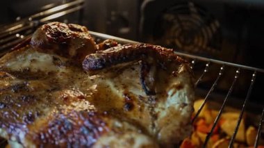 Fırında patates kurabiyeli hazır tavuk tabakası..