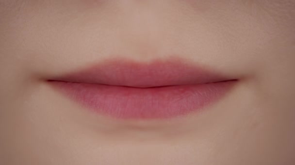 Lábios Femininos Close Emoções Neutras Luz Dia Renderização — Vídeo de Stock