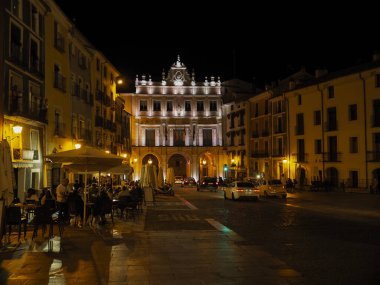 CUENCA CAPITAL 'IN GECESİ SAVAŞLARININ YASAKLARI SAĞLIKLARININ GÖREVLERİ