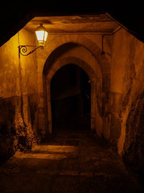 CUENCA CAPITAL 'IN GECESİ SAVAŞLARININ YASAKLARI SAĞLIKLARININ GÖREVLERİ