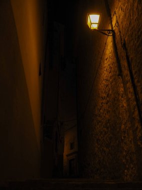 CUENCA CAPITAL 'IN GECESİ SAVAŞLARININ YASAKLARI SAĞLIKLARININ GÖREVLERİ