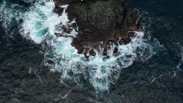 Aerial Slow Motion Footage Sea Waves Rock Aerial Drone Shot — Stock Video