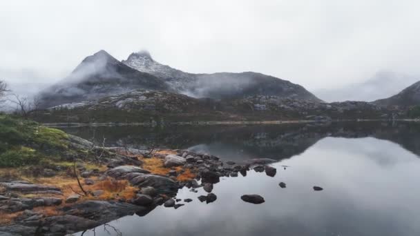 Aerial Footage Norway Peaks Lake Smooth Flight Footage Beautiful Giant — Stock Video