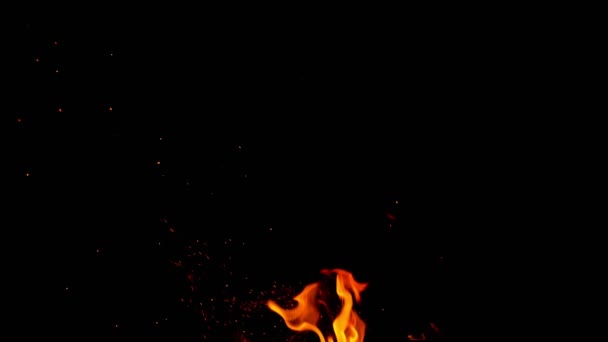 Super Slow Motion Fire Sparks Isolated Black Fone Съемки Высокой — стоковое видео