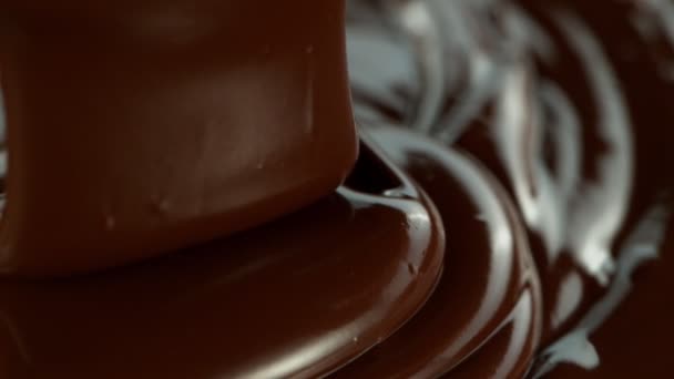 Super Slow Motion Pouring Real Dense Melted Chocolate Filmado Com — Vídeo de Stock