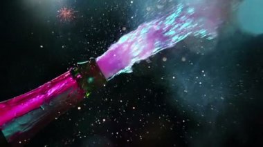 Şampanya patlamasının çok yavaş bir çekimi, şampanya şişesinin yakın plan açılışı. Yüksek hızlı sinema kamerası, 1000fps
