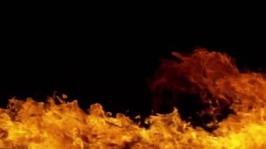 Siyah arka planda izole edilmiş süper yavaş ateş patlaması. Yüksek hızlı sinema kamerası, 1000 fps. Hız rampası etkisi.