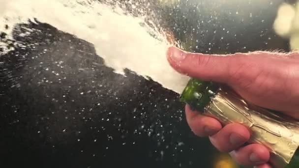 Супер Медленное Движение Взрыва Шампанского Открытие Бутылки Шампанского Крупным Планом — стоковое видео