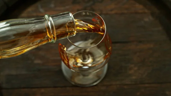 Pouring Cognac Glass Macro Shot Freeze Motion Detail — Stock Photo, Image