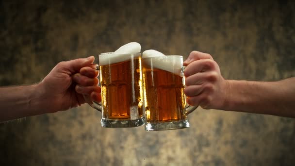 Super Slow Motion Hitting Beer Mugs Together Cheers Concept Filmed — Vídeo de Stock