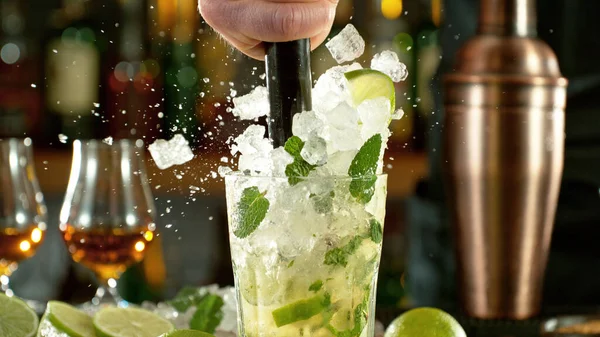 Preparation Mojito Drink Bar Counter Fresh Beverages Background — Foto Stock