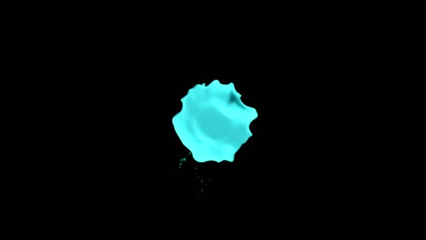 Super Slow Motion Flygande Abstrakt Blå Neon Stänk Svart Bakgrund — Stockvideo
