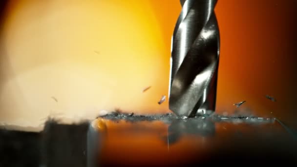 Super Cámara Lenta Detalle Una Broca Perforación Tubo Aluminio Filmado — Vídeo de stock