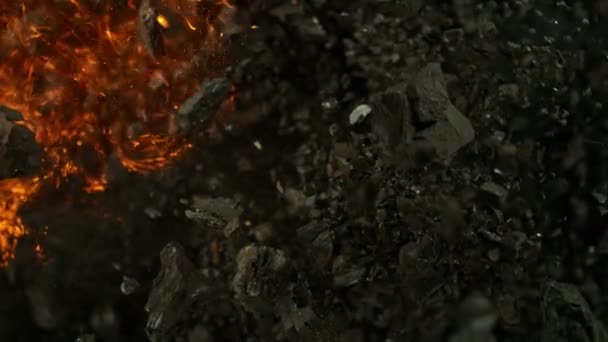 Movimento Super Lento Peças Carvão Rotativas Com Fogo Filmado Câmera — Vídeo de Stock
