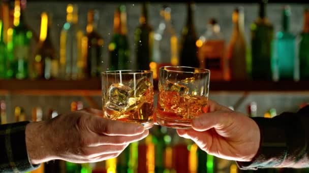 Super Zeitlupe Jubelnder Cognac Drinks Der Bar Gefilmt Mit High — Stockvideo