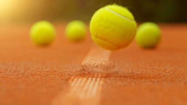 Bewegung Des Fliegenden Tennisballs Auf Dem Platz Einfrieren Ball Fällt — Stockfoto