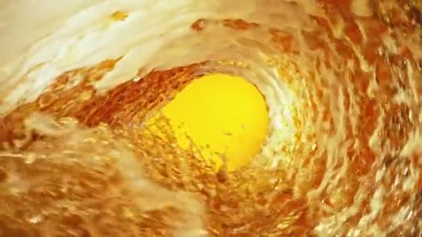 Super Slow Motion Splashing Beer Wave Creating Tunnel Shape Natočeno — Stock video