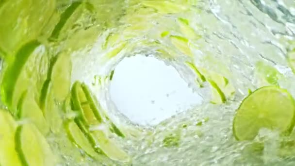 Super Zeitlupe Der Wasserwelle Mit Kalkscheiben Wassersurfwelle Die Sich Tunnelform — Stockvideo