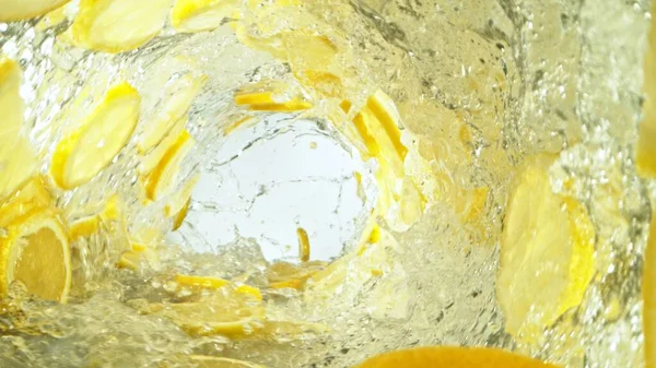 Texture Splashing Water Lemon Slices Abstract Beverage Background Freeze Motion — Stock Photo, Image