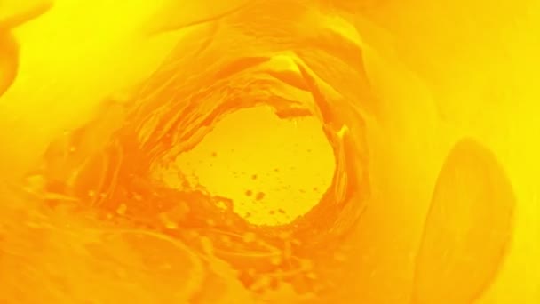 Super Slow Motion Orange Juice Wave Con Fette Succo Arancia — Video Stock