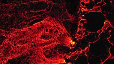 Litli-Hrtur Volkanı, Yüzen Lavlar 'ın hava panoramik görüntüleri. İzlanda 28.7.2023, Fagradalsfall. Drone görüntüleri, Lav patlıyor ve kraterden yayılıyor..