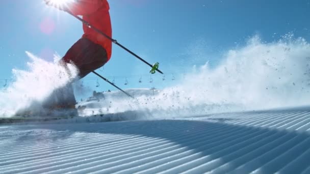 Супер Медленное Движение Лыжника Бегущего Вниз Снято Камеру Высокоскоростного Кино — стоковое видео