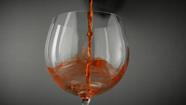 Despejar Vinho Tinto Vidro Fundo Escuro Contexto Das Bebidas — Fotografia de Stock