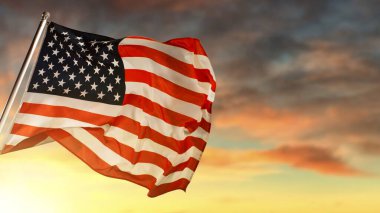 Günbatımına Karşı Amerikan Bayrağı Dalgalanıyor. ABD 'nin Dramatik Geçmişi Sembolü.