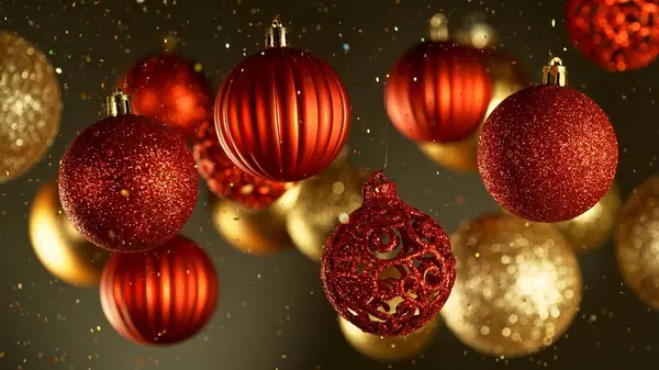 Декоративные Рождественские Шары Висящие Блестками Падающими Тезисы Празднования — стоковое фото