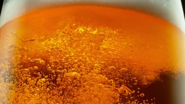 Movimento Super Lento Macro Shot Beber Cerveja Close Filmado Câmera — Vídeo de Stock