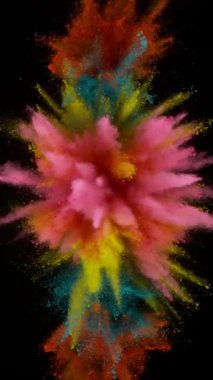 Renkli Toz Patlamasının Süper Yavaş Hareketi. Yüksek Hız Sineması Kamerası 'nda çekildi, 1000fps. Dikey Görünüm Oranı.
