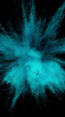 Renkli Toz Patlamasının Süper Yavaş Hareketi. Yüksek Hız Sineması Kamerası 'nda çekildi, 1000fps. Dikey Görünüm Oranı.