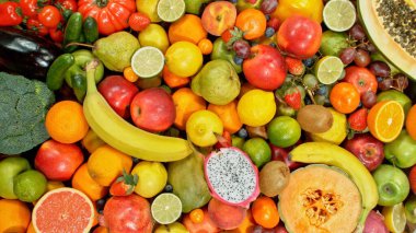 Çeşitli Taze Meyve ve Sebze çeşitleri. Yüksek Açı Görünümü. Yiyecek Arkaplanı.