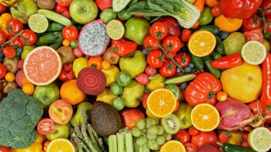 Çeşitli Taze Meyve ve Sebze çeşitleri. Yüksek Açı Görünümü. Yiyecek Arkaplanı.