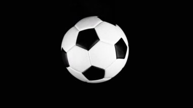 Siyah Arkaplanda Düşen Futbol Topu Süper Yavaş Hareketi, Top View. Yüksek Hız Sinema Kamerası, 1000fps.
