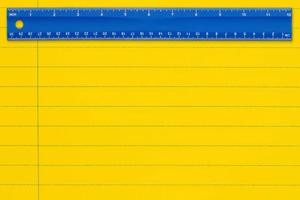 Jasně Žlutý Papír Řádkovým Zápisníkem Pozadím Pravítka Pro Vaše Vzdělání — Stock fotografie