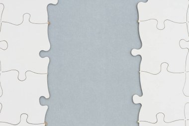 İş veya bağlantı iletiniz için kopyalama alanı olan beyaz bulmaca kenarlığı